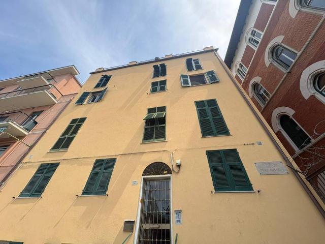 Appartamento in affitto a Centro Est, Serra Riccò