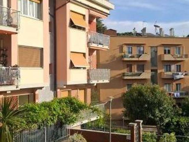 Appartamento in affitto a Medio Levante, Serra Riccò