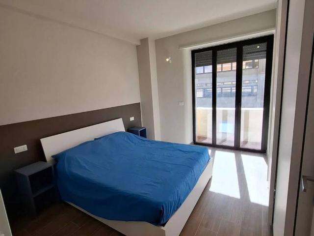 Appartamento in affitto a Centro Est, Serra Riccò