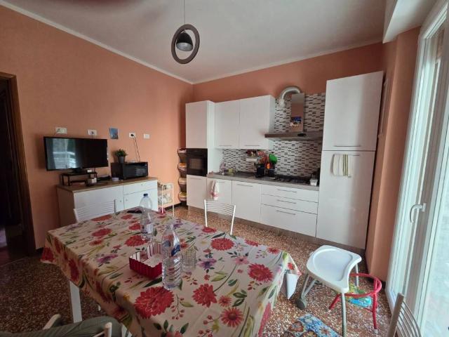 Appartamento in affitto a Medio Ponente, Serra Riccò