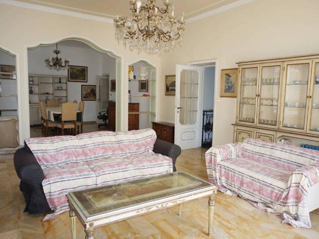 Appartamento in affitto a Centro Est, Serra Riccò