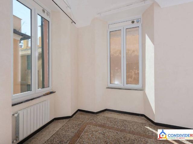 Appartamento in affitto a Centro Est, Serra Riccò