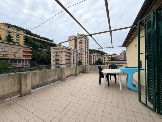 Appartamento in affitto a Quezzi, Genova
