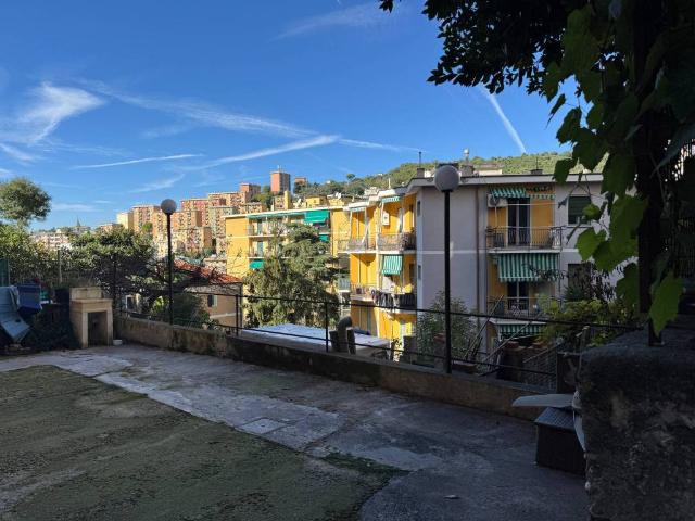 Appartamento in affitto a Borgoratti, Genova
