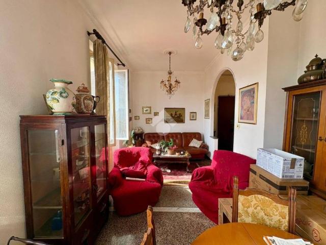 Appartamento in affitto a Medio Ponente, Serra Riccò