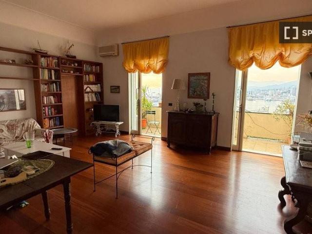 Appartamento in affitto a Carignano, Genova