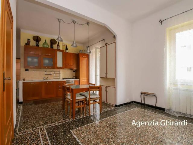 Appartamento in affitto a Medio Ponente, Serra Riccò