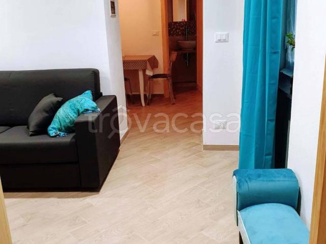 Appartamento in affitto a Centro Est, Serra Riccò