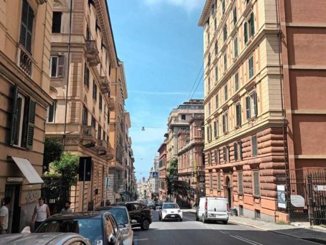 Appartamento in affitto a Centro Est, Serra Riccò