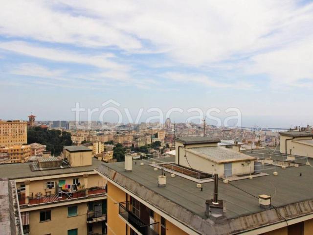 Appartamento in affitto a Centro Est, Serra Riccò