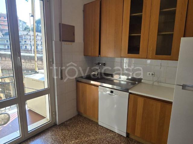 Appartamento in affitto a Levante, Serra Riccò