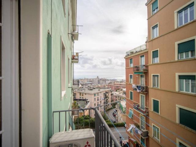 Appartamento in affitto a Centro Est, Serra Riccò