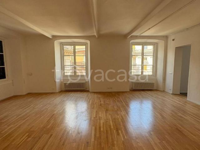 Appartamento in affitto a Centro Est, Serra Riccò