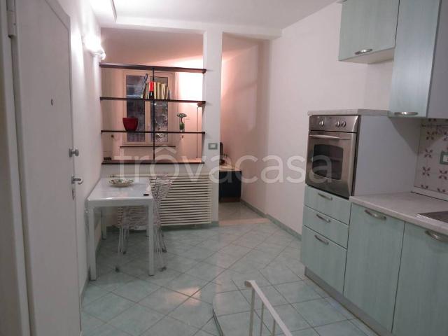 Appartamento in affitto a Centro Est, Serra Riccò