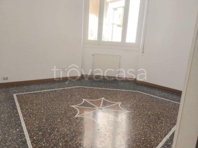 Appartamento in affitto a Levante, Serra Riccò