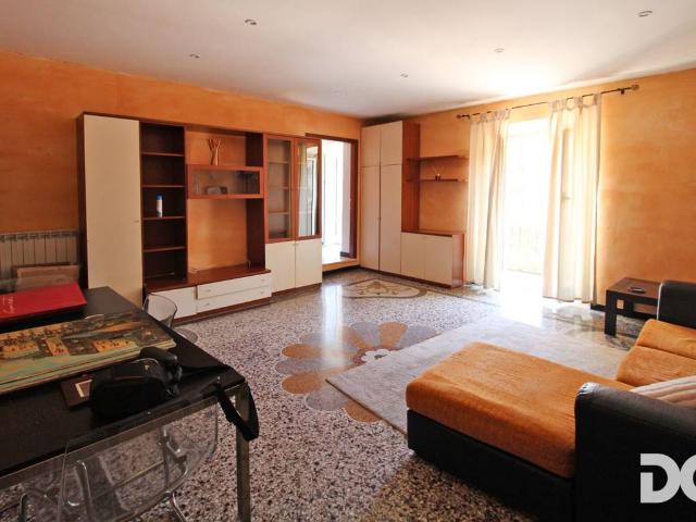 Appartamento in affitto a Centro Est, Serra Riccò