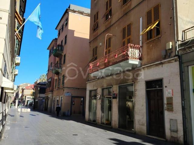 Appartamento in affitto a Medio Ponente, Serra Riccò