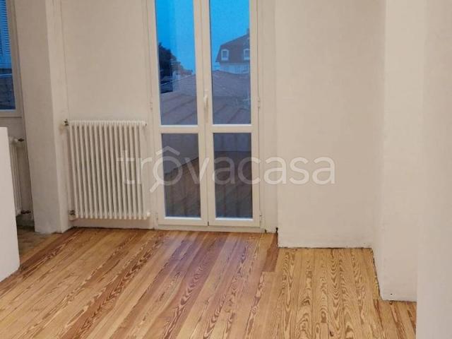Appartamento in affitto a Ronco, Piemonte