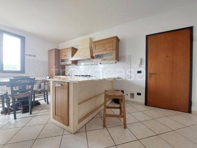 Appartamento in affitto a Bassa Reggiana, Re
