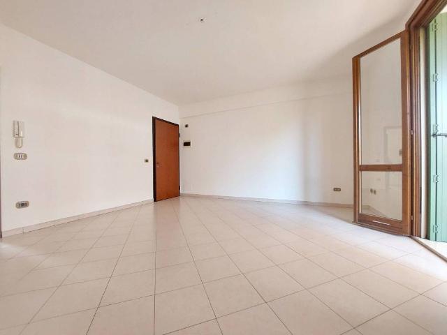 Appartamento in affitto a Bassa Reggiana, Re