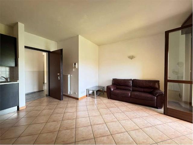 Appartamento in affitto a Guanzate, Lombardia