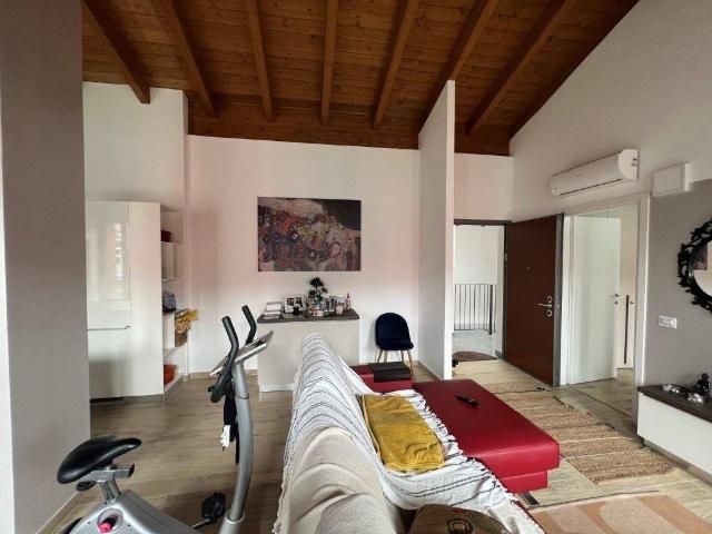Appartamento in affitto a Guanzate, Como