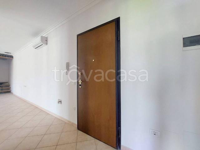 Appartamento in affitto a Bassa Reggiana, Re