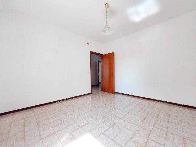 Appartamento in affitto a Bassa Reggiana, Re