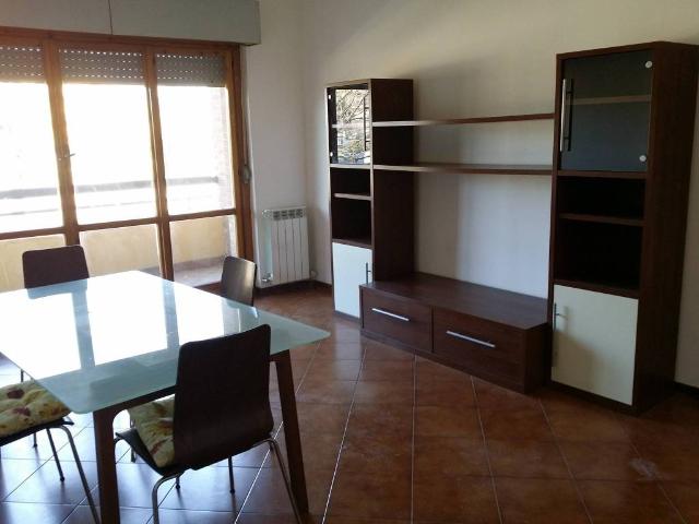 Appartamento in affitto a Guidonia Montecelio, Roma Capitale