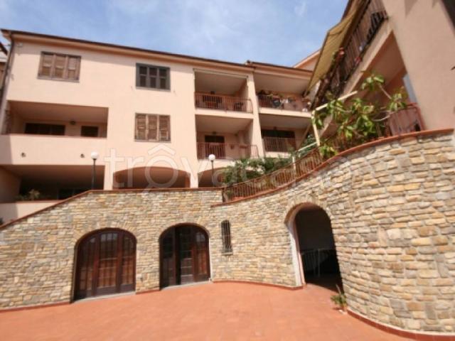 Appartamento in affitto a Carpasio, Liguria