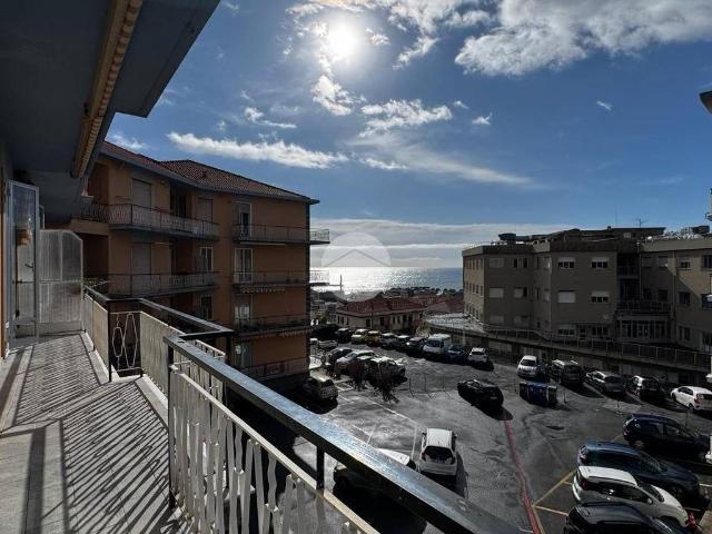 Appartamento in affitto a Imperia, Liguria