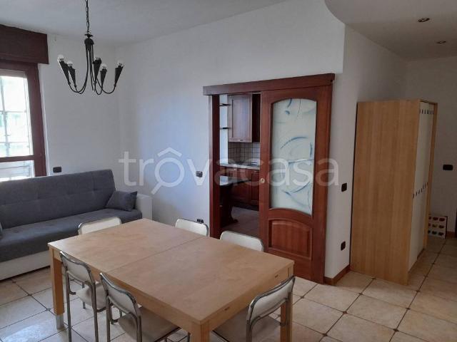 Appartamento in affitto a Lainate, Lombardia