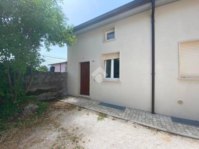 Appartamento in affitto a Pettino, Tornimparte