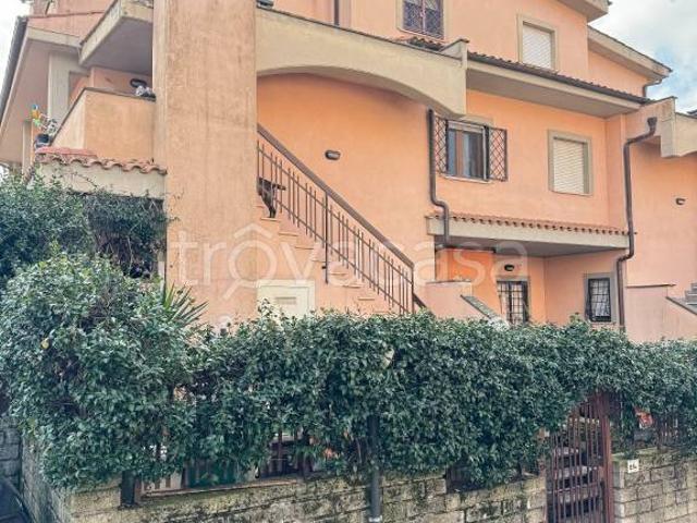 Appartamento in affitto a Valle Mazzone, Lariano