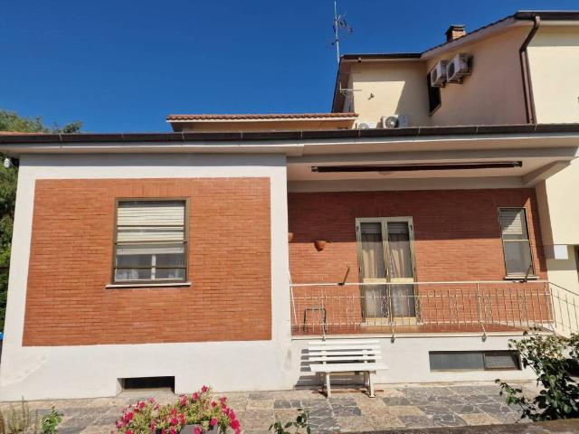 Appartamento in affitto a Piccarello, Latina