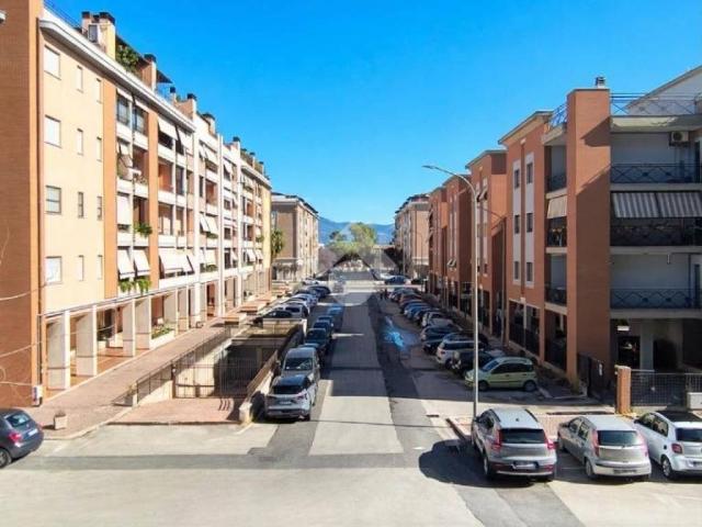 Appartamento in affitto a Goretti, Latina