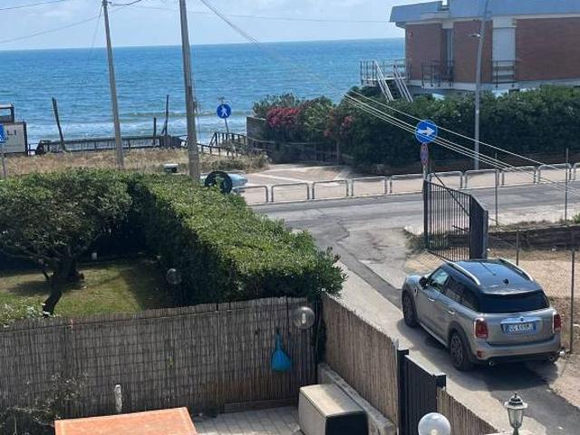 Appartamento in affitto a Villaggio Nettuno, Latina