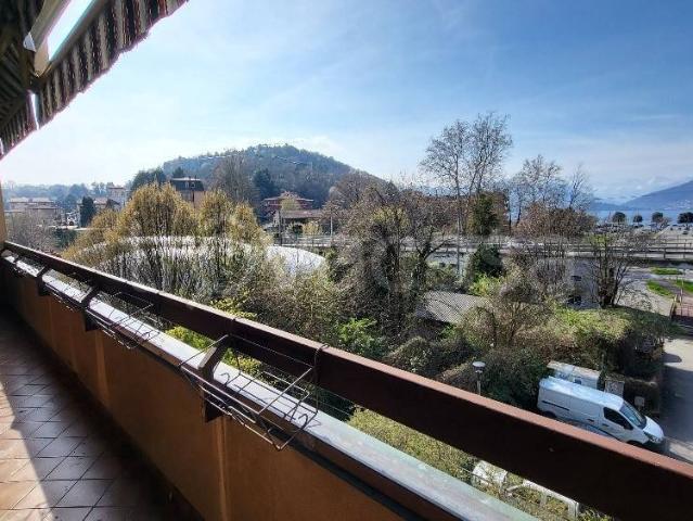 Appartamento in affitto a Comunità Montana Valli del Verbano, Laveno Mombello