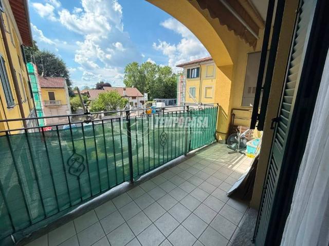 Appartamento in affitto a Lazzate, Lombardia