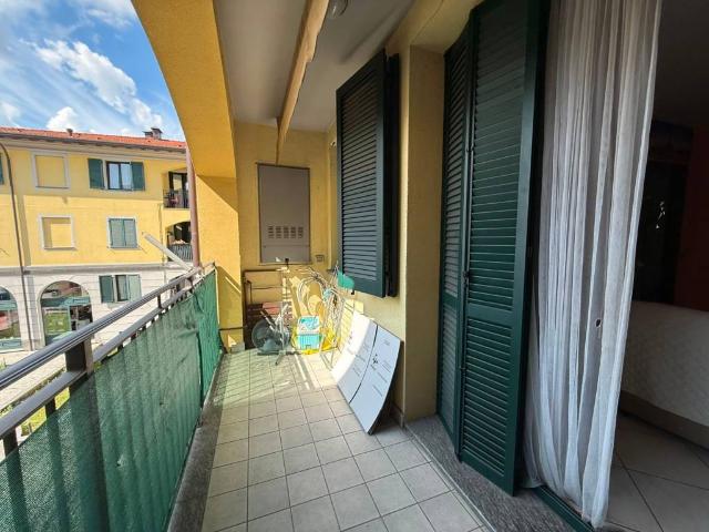 Appartamento in affitto a Lazzate, Lombardia