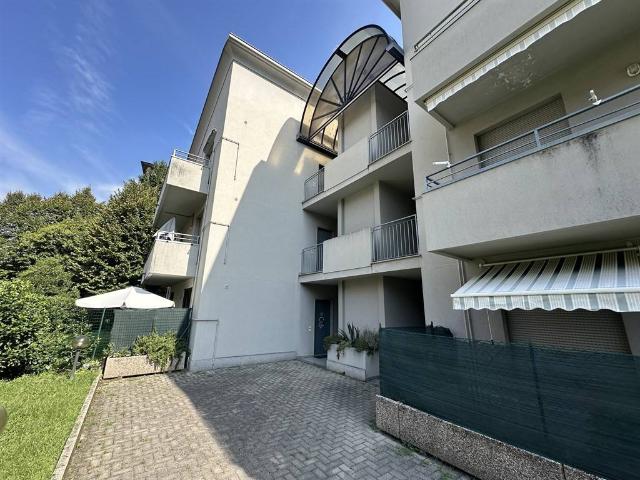 Appartamento in affitto a Belledo, Lecco