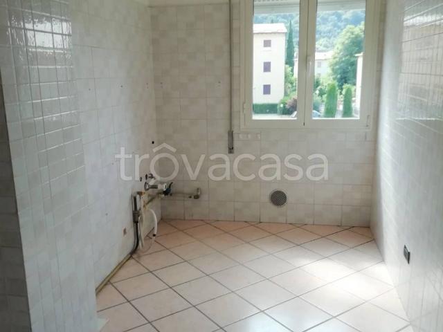 Appartamento in affitto a Belledo, Lecco