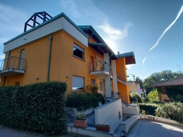 Appartamento in affitto a Unione dei comuni del Medio Verbano, Leggiuno