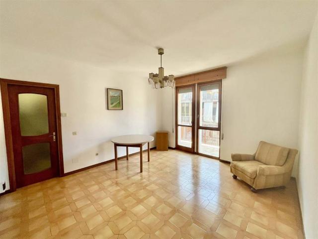 Appartamento in affitto a Leno, Lombardia