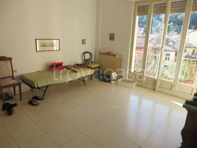 Appartamento in affitto a Carbognano, Lerici
