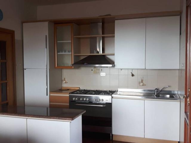 Appartamento in affitto a Pozzuolo, Lerici