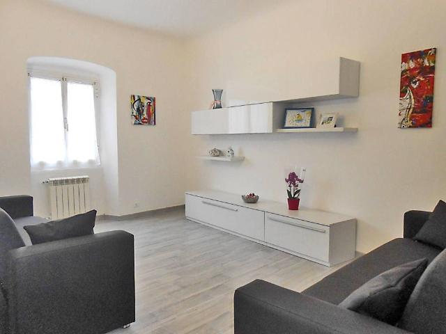 Appartamento in affitto a Carbognano, Lerici