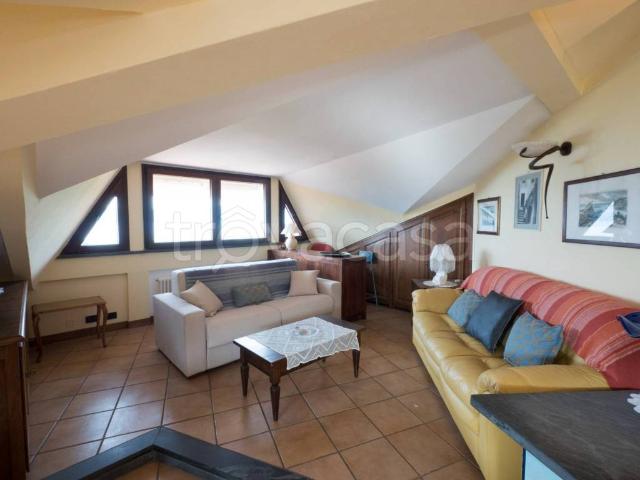 Appartamento in affitto a Barbazzano, Lerici