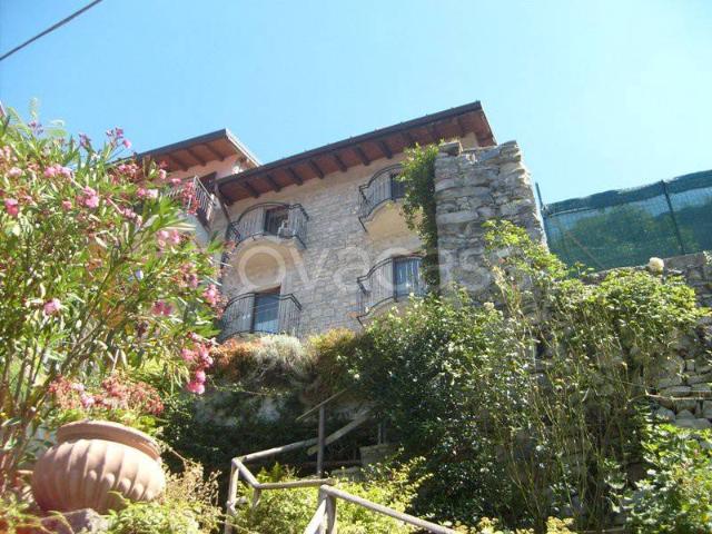 Appartamento in affitto a Lezzeno, Lombardia