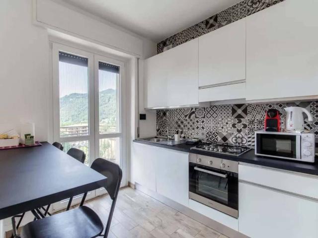 Appartamento in affitto a Lipomo, Lombardia